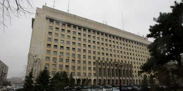 Taximetriştii au renunţat la mitingul din faţa Ministerului Transporturilor