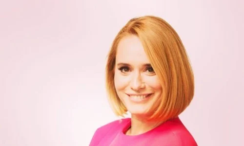 1 andreea esca facebook jpg jpeg