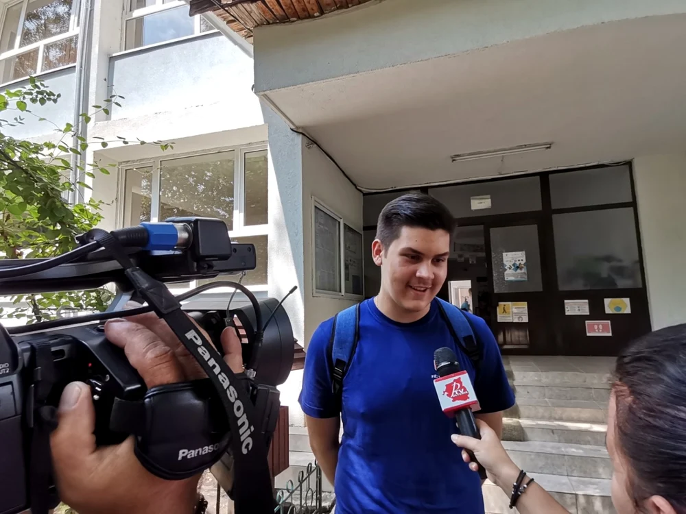 Cătălin Crăciun povestind despre experienţa de la şcoala de vară organizată de Universitatea Craiova FOTO: Alina Mitran