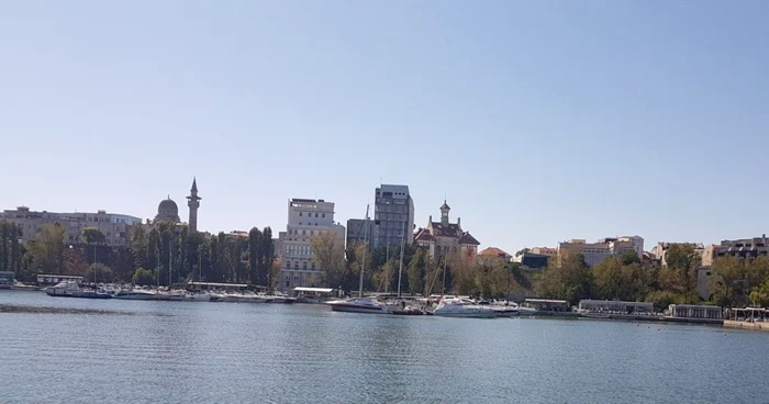 Oraşul Constanta văzut de pe mare FOTO Călin Gavrilaş