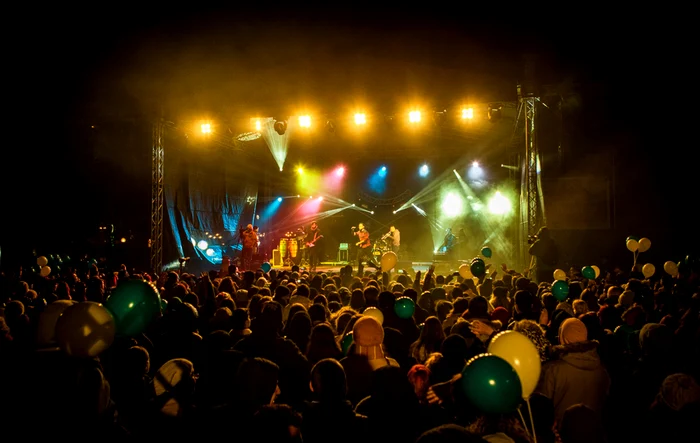 Concertul a fost transmis pe internet, iar fanii din ţară au putut fi şi ei martori la acest eveniment