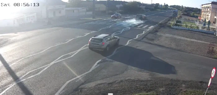 Șoferul dubiței a frânat violent după ce a lovit copilul FOTO captură video sursadevest.ro