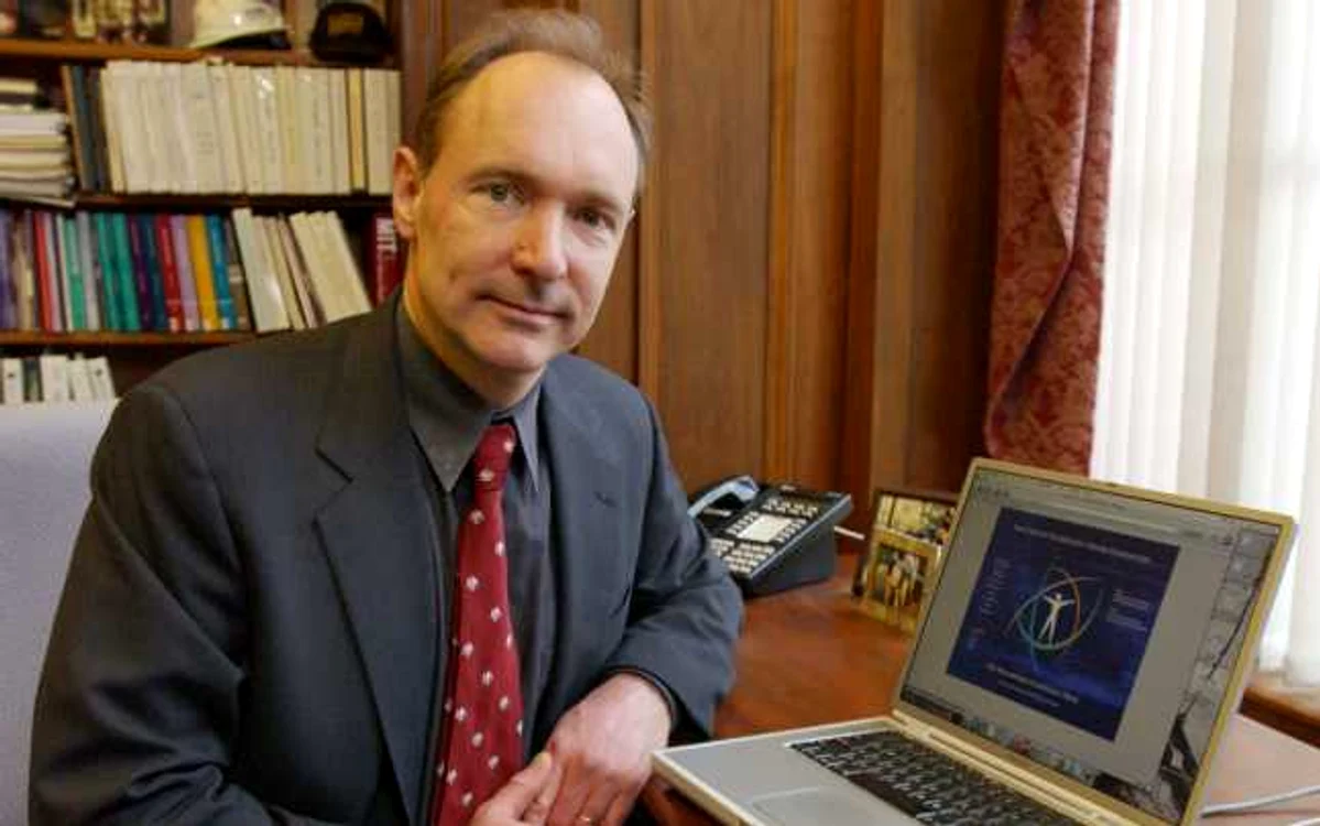 Tim Berners-Lee, creatorul „world wide web“.