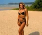 Amna și-a expus silueta de revistă în cele mai sexy și minuscule costume de baie
