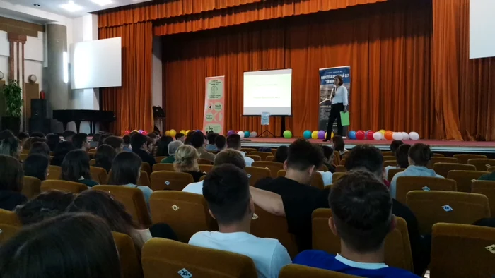 Un proiect de orientare în carieră este derulat în școlile din Olt FOTO: A.M.