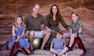 Kate William George Charlotte Louis felicitare de Crăciun 2021