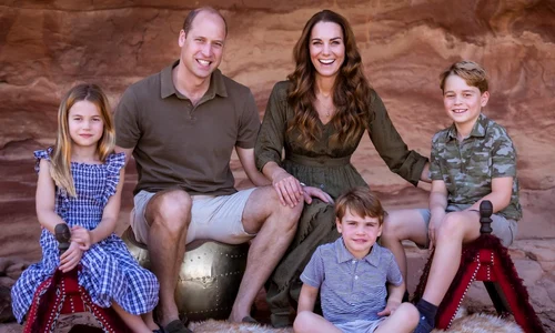 Kate William George Charlotte Louis felicitare de Crăciun 2021