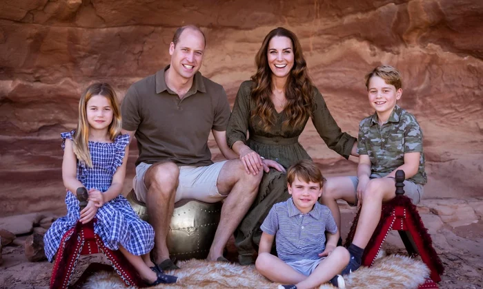 Kate William George Charlotte Louis felicitare de Crăciun 2021