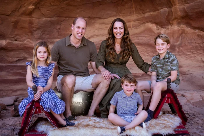 Kate William George Charlotte Louis felicitare de Crăciun 2021