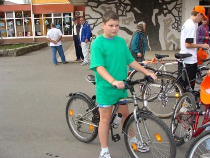 Oradea: CAMPANIE/Sportivul Zilei/Csaki Daniel: „Cred că e mai sănătos să circul cu bicicleta”