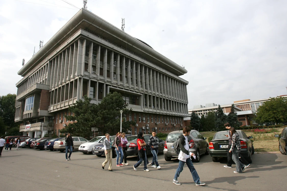 Înscrierea la Politehnica Bucureşti costă 100 lei