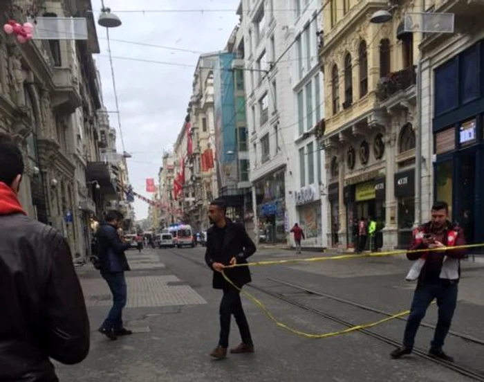 
    Explozia din Istanbul a avut loc în centrul orașului, într-o zonă turisticăfoto: Twitter  