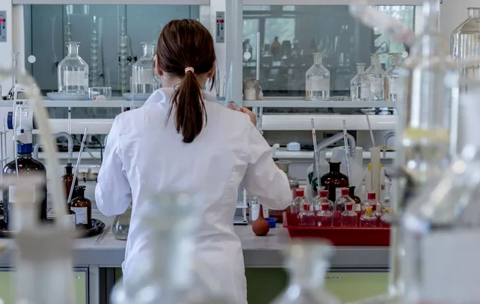 
    Compania americană Moderna anunță rezultate promițătoare pentru un vaccin împotriva coronavirusuluifoto: pixabay.com  