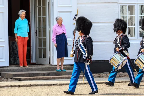 Prințesa Benedikte și sora sa, Regina Margrethe a II-a a Danemarcei
