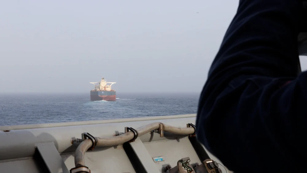 Statele Unite au lovit Iranul în plin armistițiu. CENTCOM: au fost vizate baze de lansare a rachetelor şi ambarcaţiuni iraniene în cadrul unor atacuri de „autoapărare”