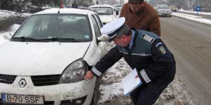 Şoferii care nu se înţeleg pe cale amiabilă trebuie să ajungă pentru constare la Compartimentul Avarii Auto