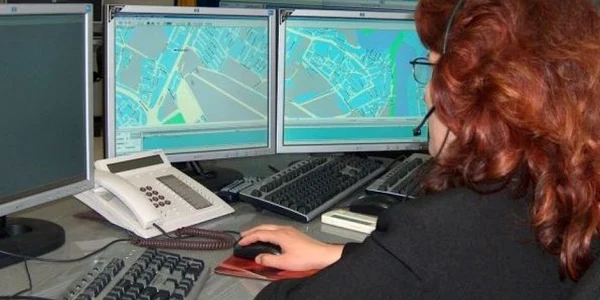 Foto arhivă: A apelat fără motiv întemeiat serviciul 112 