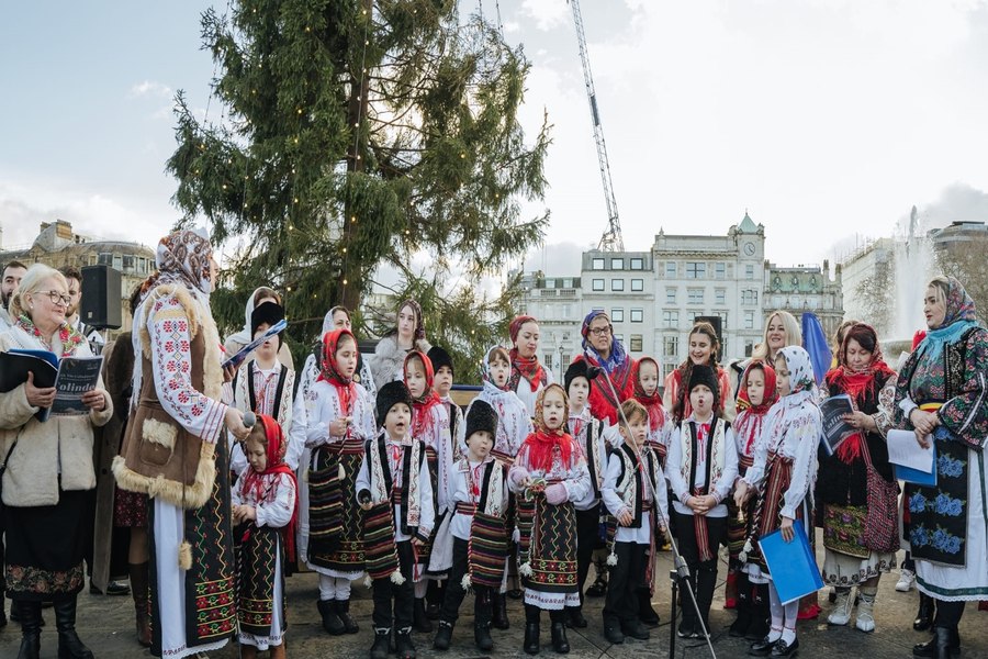 Centrul Londrei a răsunat de colindele românești ale copiilor din comunitatea din Marea Britanie. „Ne-am bucurat şi am plâns împreună”