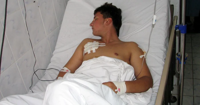 Iustin Antonesei a fost înjunghiat de trei ori