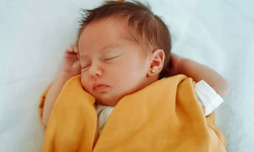 Lia Elena s a născut în 20 mai jpeg
