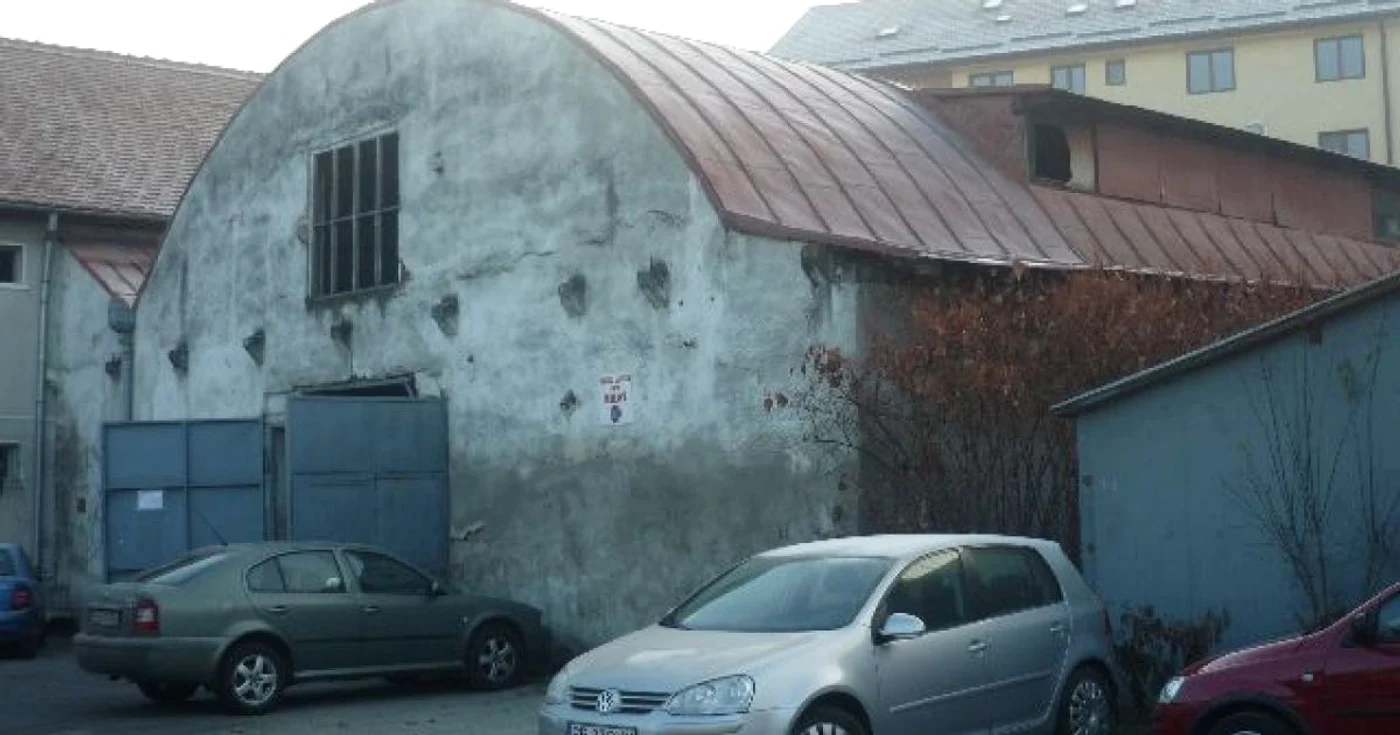 În această săptămână va începe expertizarea tehnică la hala în care sunt adăpostite maşinile