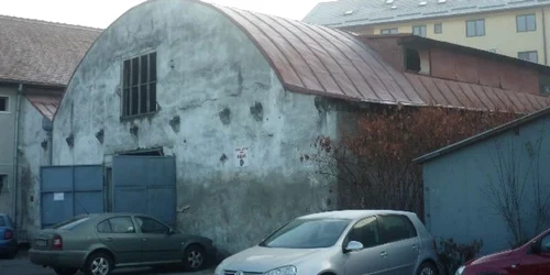 În această săptămână va începe expertizarea tehnică la hala în care sunt adăpostite maşinile