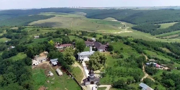 Mănăstirea Adam din judeţul Galaţi FOTO Costiuc Petrică