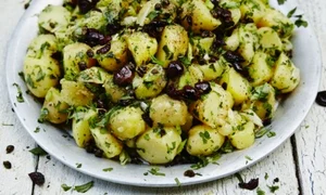 Salata de cartofi in stil grecesc jpeg