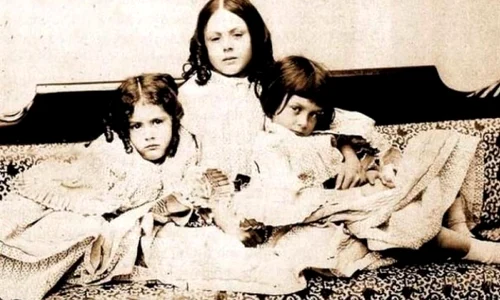 Fetiţa care l a inspirat pe Lewis Carroll să scrie „Alice în ţara minunilor” jpeg