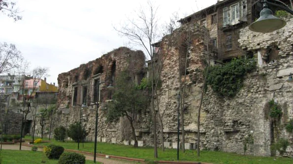 «Este o uriaşă enigmă»  Şapte schelete, descoperite de arheologi în Palatul Boukoleon din Istanbul jpeg