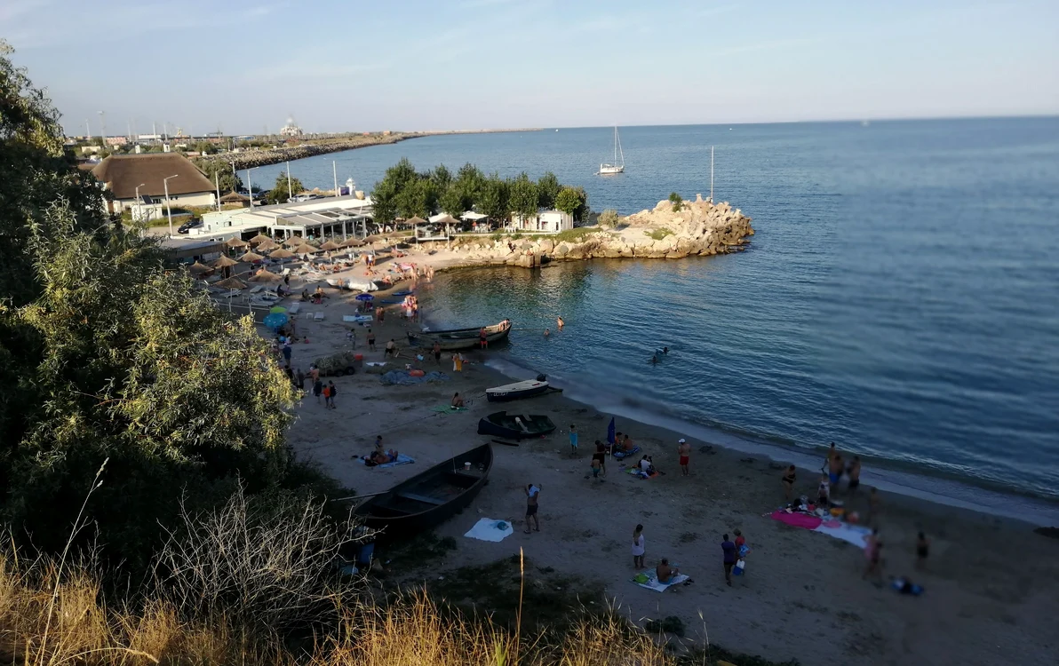 
    Soare, plajă, mare - trei ingrediente irezistibileFotografii: click.ro  