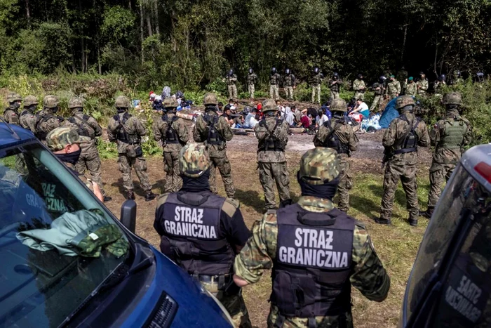 Polonia, nevoită să impună strea de urgentă la graniţa cu Belarusul din cauza afluxului de migranţi FOTO Getty Images
