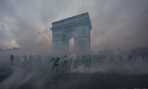 paris proteste arc de triumf 0 jpeg