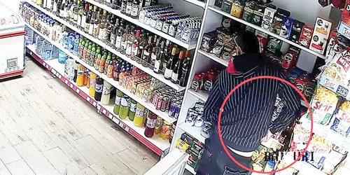 furt sticle whisky foto curier punct ro jpg