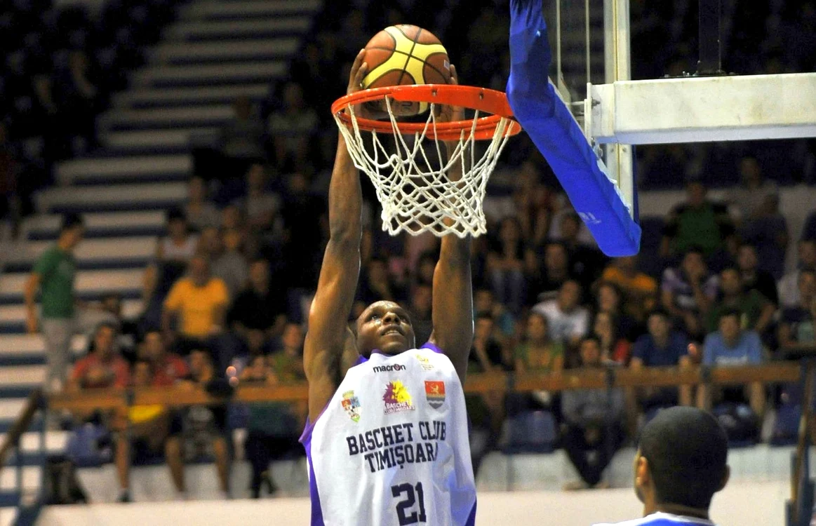 Dominique Archie a făcut un meci bun. FOTO: bctimisoara.ro