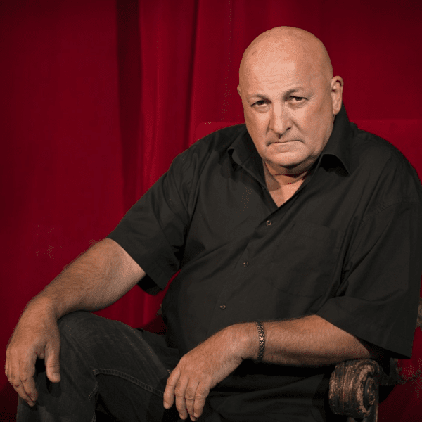 Constantin Cotimanis, amintiri din copilăria în Ferentari: „Ieşeam cu oala de noapte şi mă aşezam pe linia de tramvai”