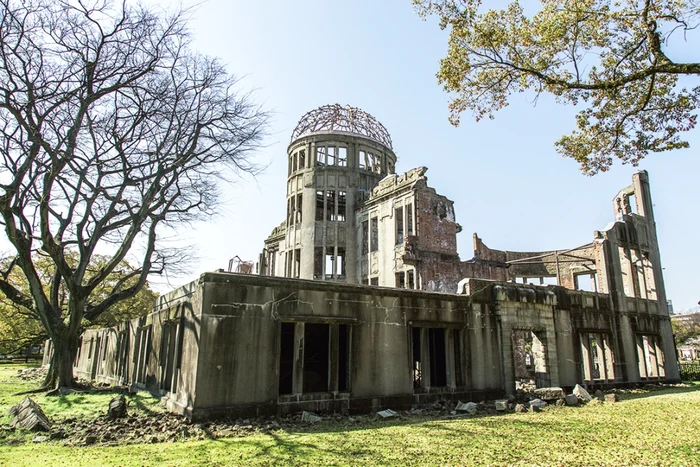 Domul Atomic jpg jpeg