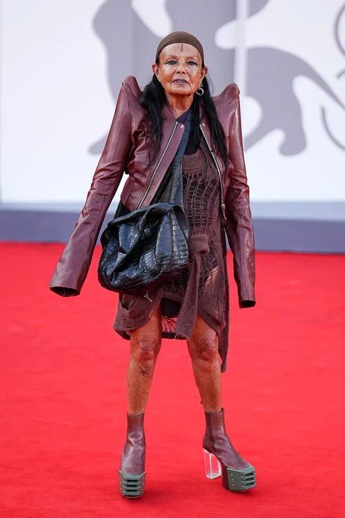 Michèle Lamy (79 de ani) a purtat o ținută extravagantă (Foto: Profimedia)