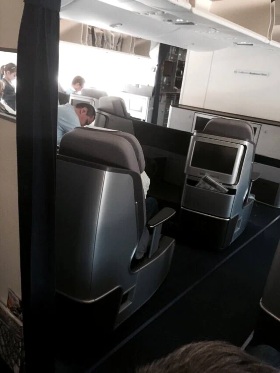 Victor Ponta a călătorit la clasa business