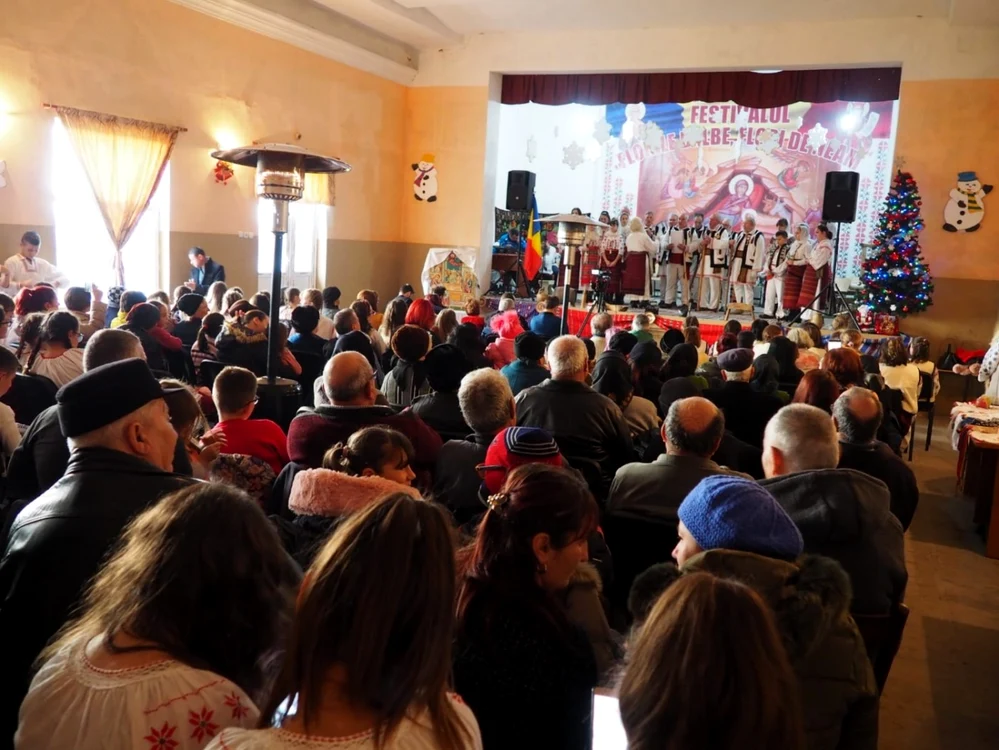 Festivalul de folclor de la Vameş judeţul Galaţi FOTO Daniel Lare