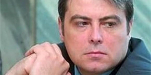 Adrian Cioroianu şi Petre Roman susţin unitatea opoziţiei din Republica Moldova