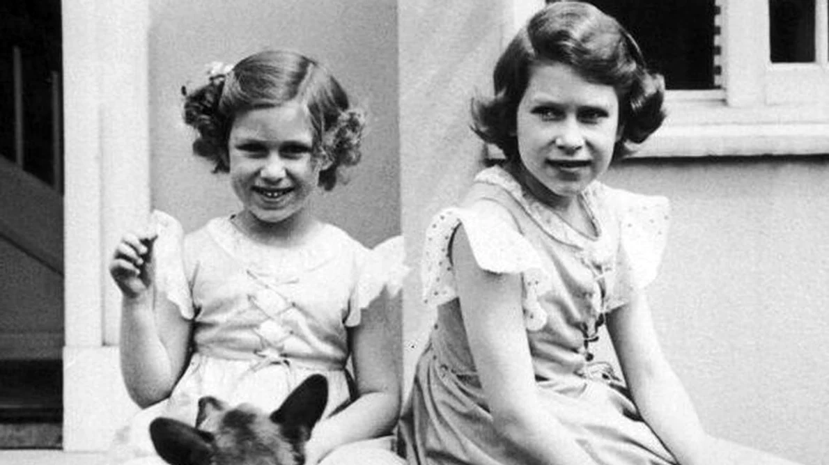 Regina Elisabeta și Prinţesa Margaret: Povestea adevărată a surorilor regale jpeg