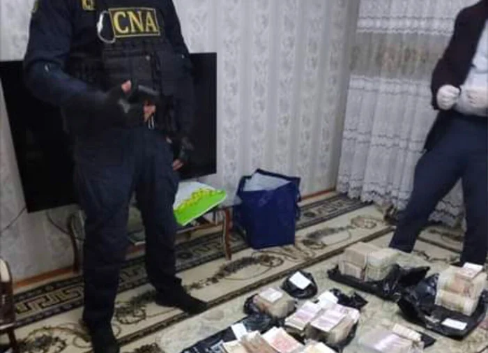 Poze de la percheziții FOTO Facebook Procuratura Anticorupție