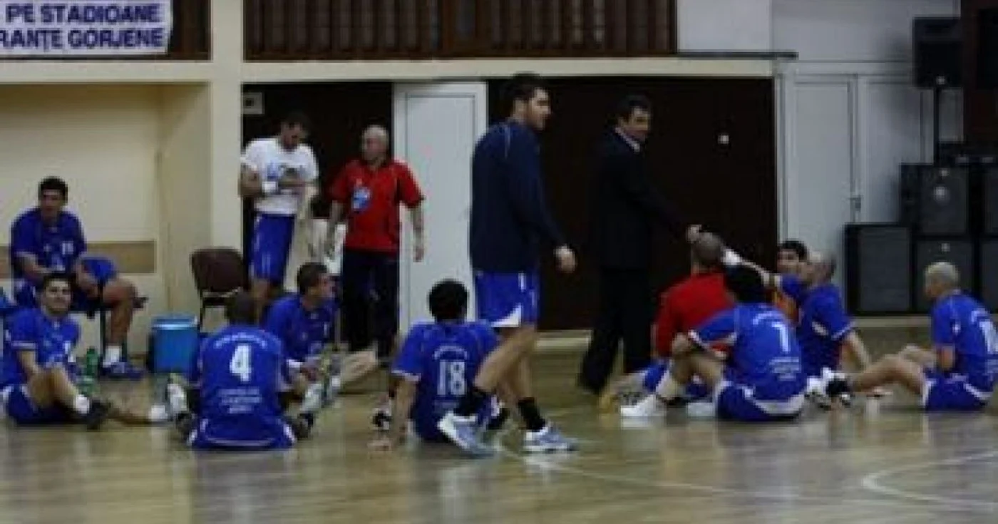 Va fi disputat un meci de handbal între Energia Pandurii şi handbaliştii anilor 60’-70’