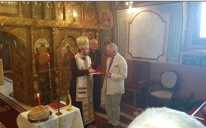 Regele Charles al III-lea în biserica de la Teiuș FOTO Adevărul