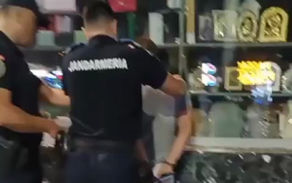 Gălățean reținut după ce a amenințat cu un cuțit un șofer aflat în trafic. „Tăiam un salam, o pâine” VIDEO