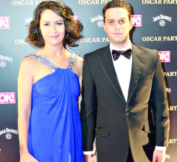 Amalia s-a îndrăgostit  de Răzvan la serviciu