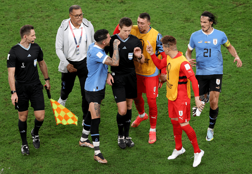 Uruguayenii continuă scandalul după eliminarea de la CM: „Dacă tușești lângă Ronaldo, acordă penalty!”