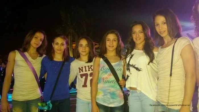 Larisa Iordache si colegele ei la petrecerea de la Nanning