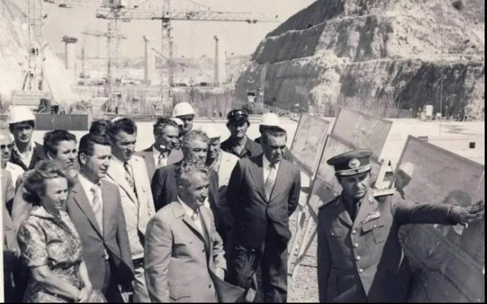 Nicolae Ceaușescu, în vizita de lucru. Foto: Adevărul.